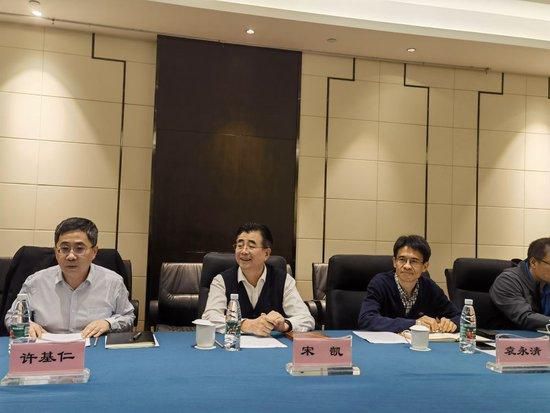 曼联若要出线需战胜拜仁，且同时哥本哈根必须战平加拉塔萨雷。